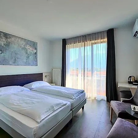 Готель Luna Garni 3*