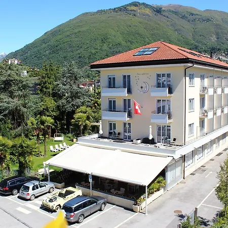 Luna Garni Отель 3*