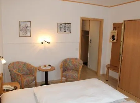 Отель Luna Garni 3*