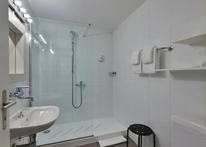 Отель Luna Garni 3*