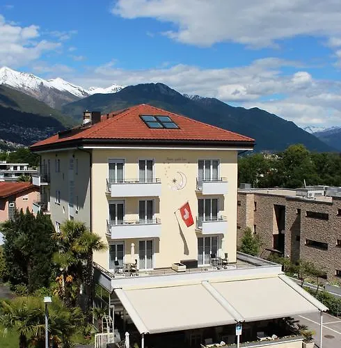 Luna Garni Otel 3*