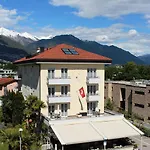 Luna Garni Hotel 3*
